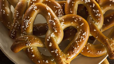 Auntie Anne's Vs Wetzel's Pretzels: Everything You Need To Know.